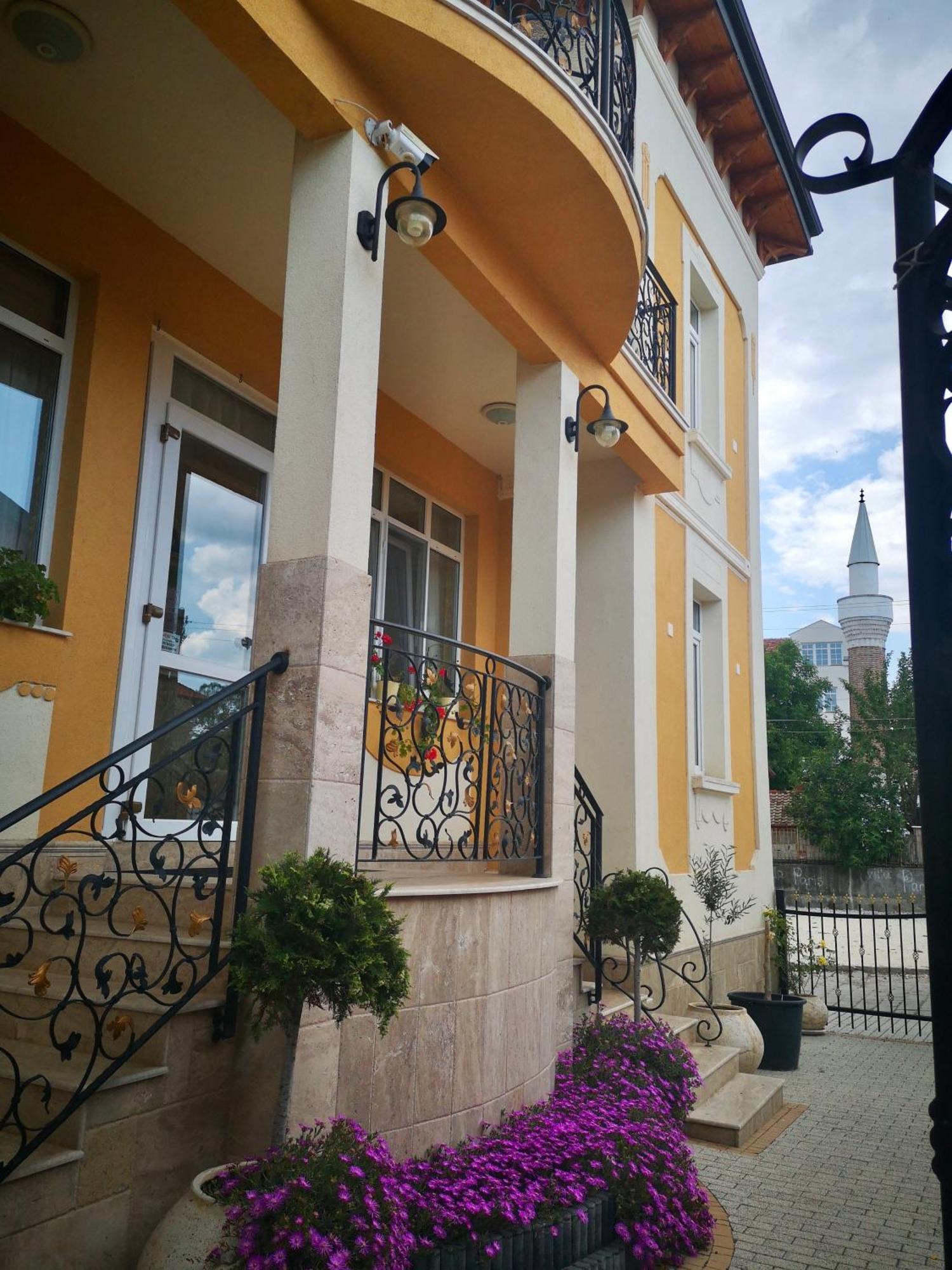 Villa Paris Hisarya Exterior photo